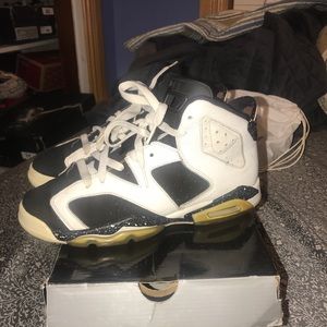 2009 Retro Jordan 6s Oreos size 7y